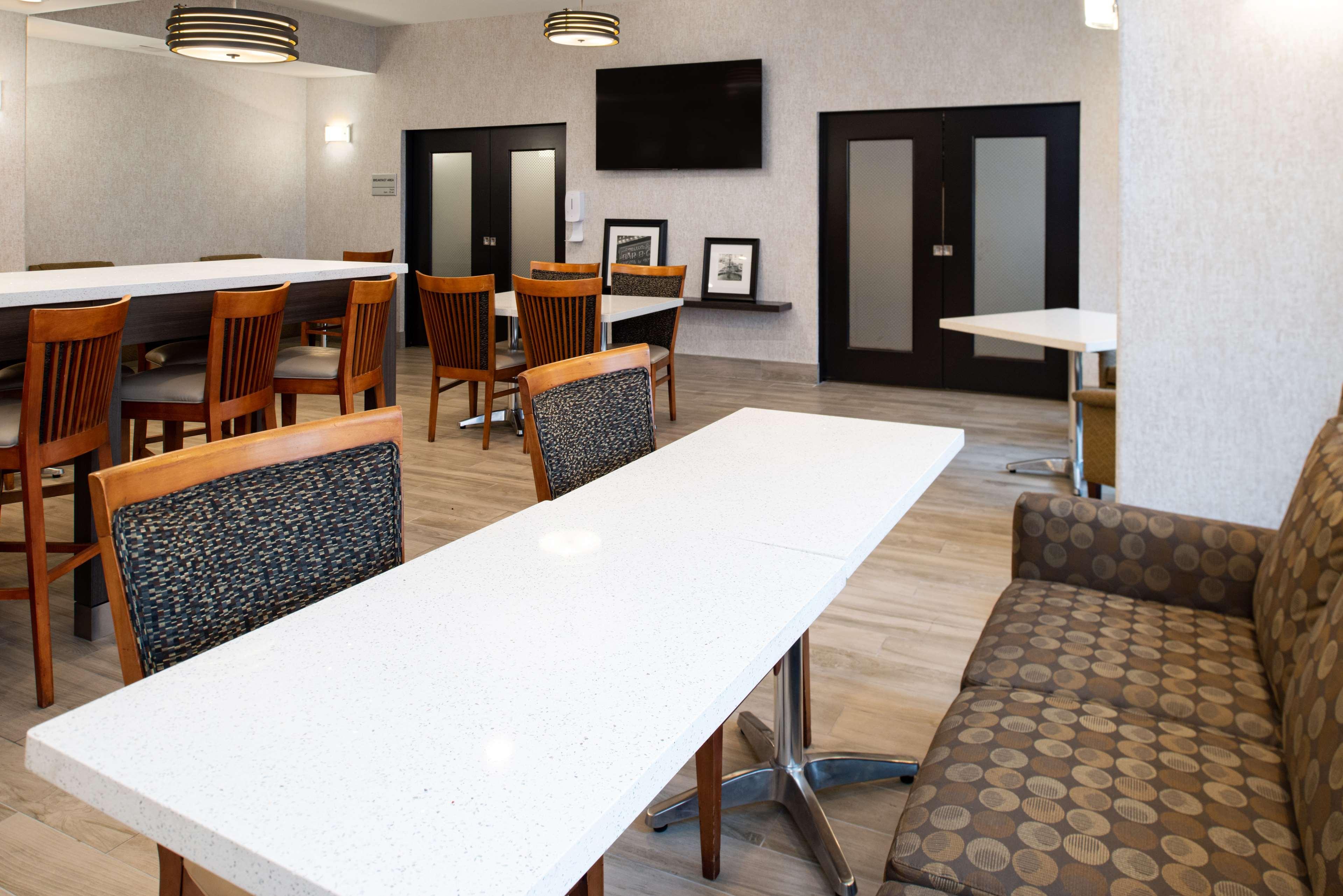 Hampton Inn Kansas City Northeast Εξωτερικό φωτογραφία
