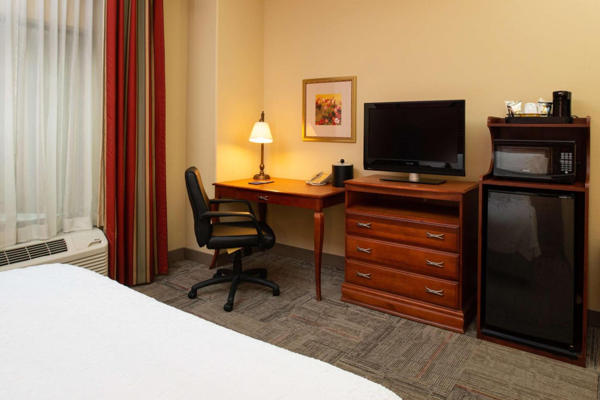 Hampton Inn Kansas City Northeast Εξωτερικό φωτογραφία
