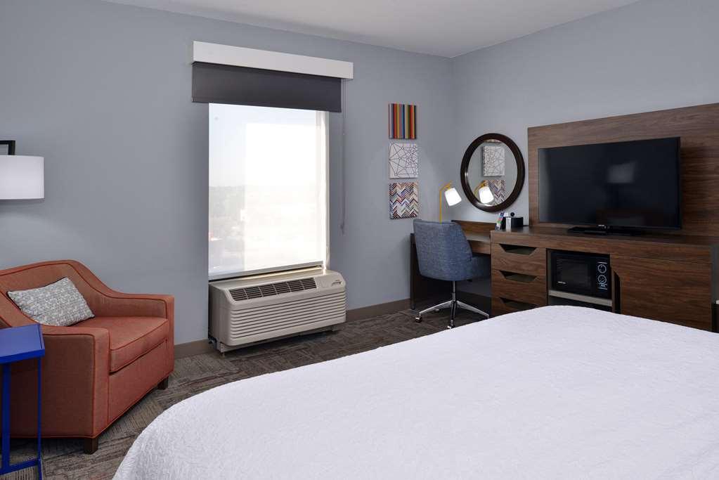 Hampton Inn Kansas City Northeast Δωμάτιο φωτογραφία
