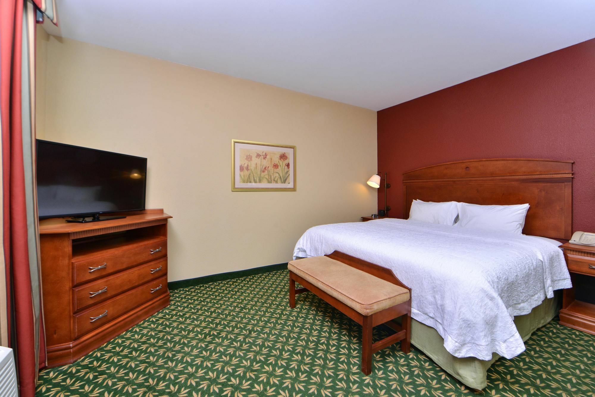 Hampton Inn Kansas City Northeast Εξωτερικό φωτογραφία