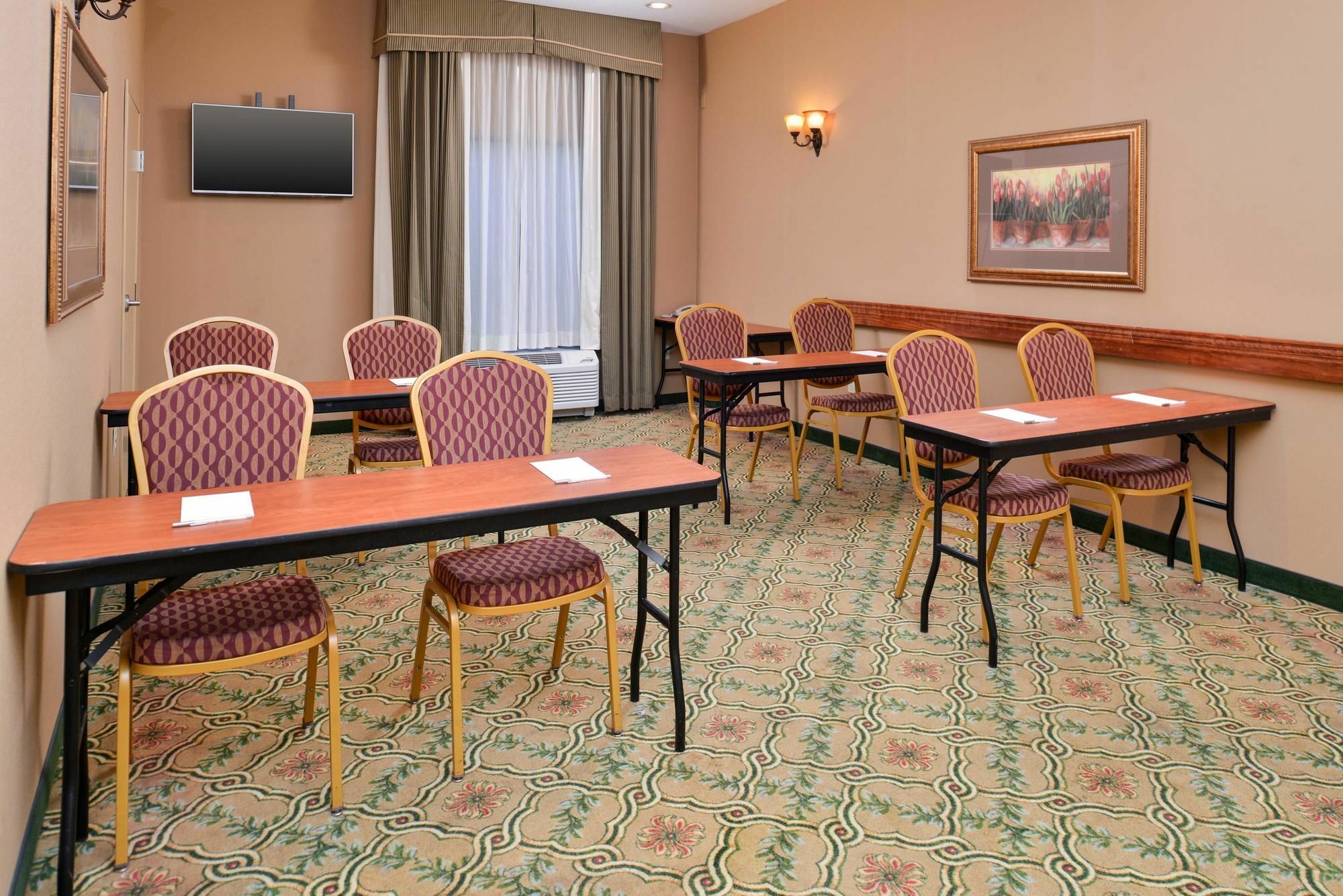 Hampton Inn Kansas City Northeast Εξωτερικό φωτογραφία