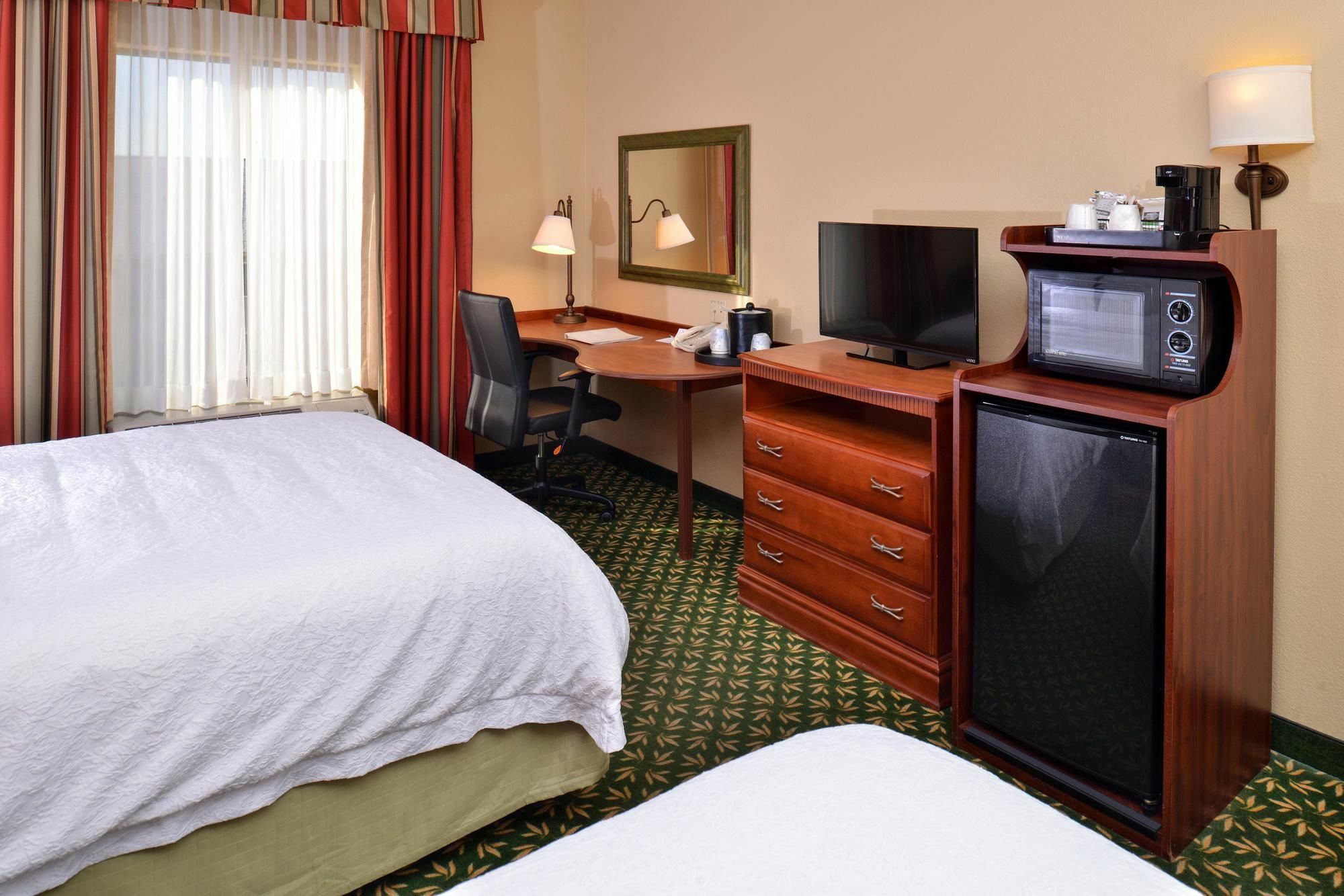 Hampton Inn Kansas City Northeast Εξωτερικό φωτογραφία